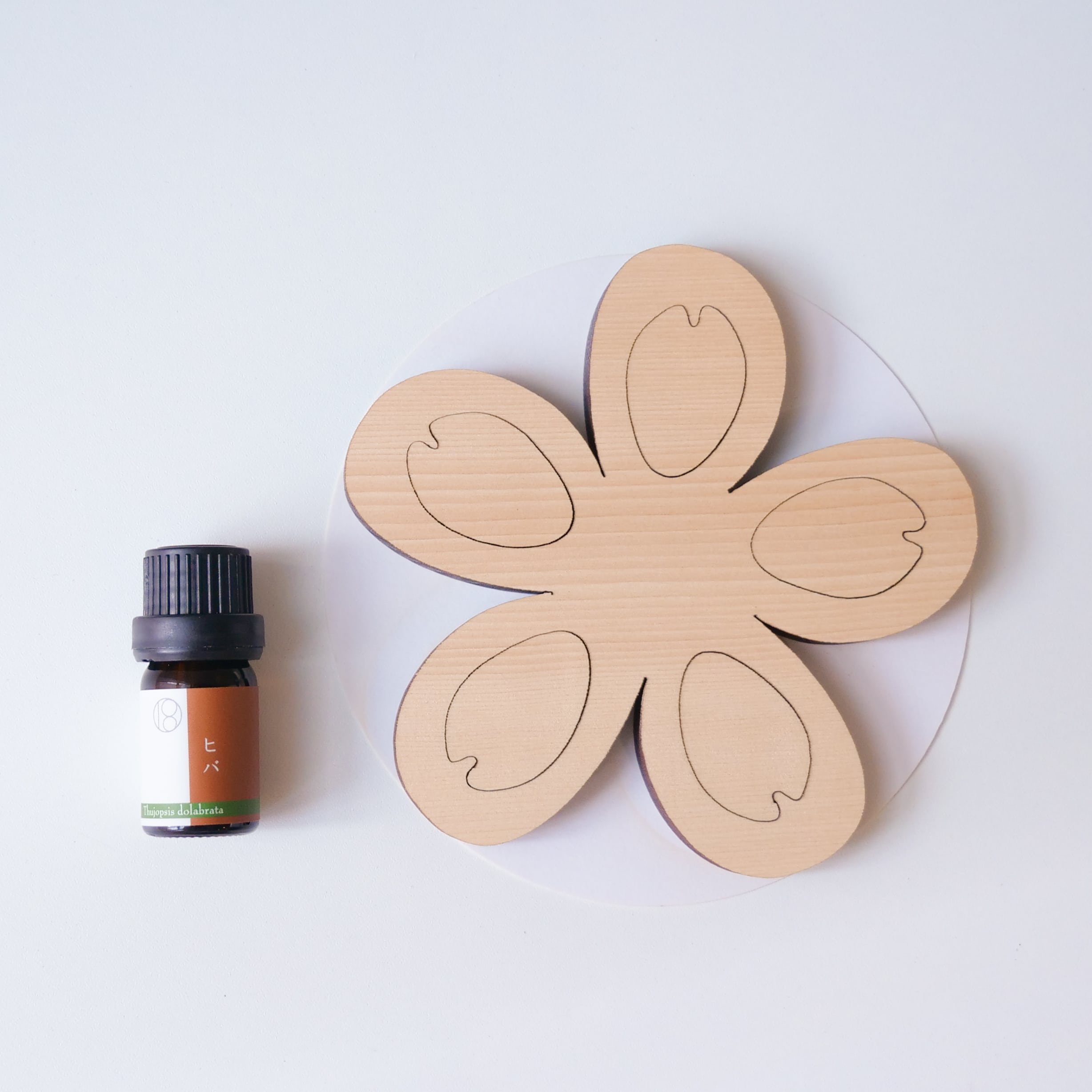 Bath Tree Sakura (+ Hiba Essential Oil 5ml)